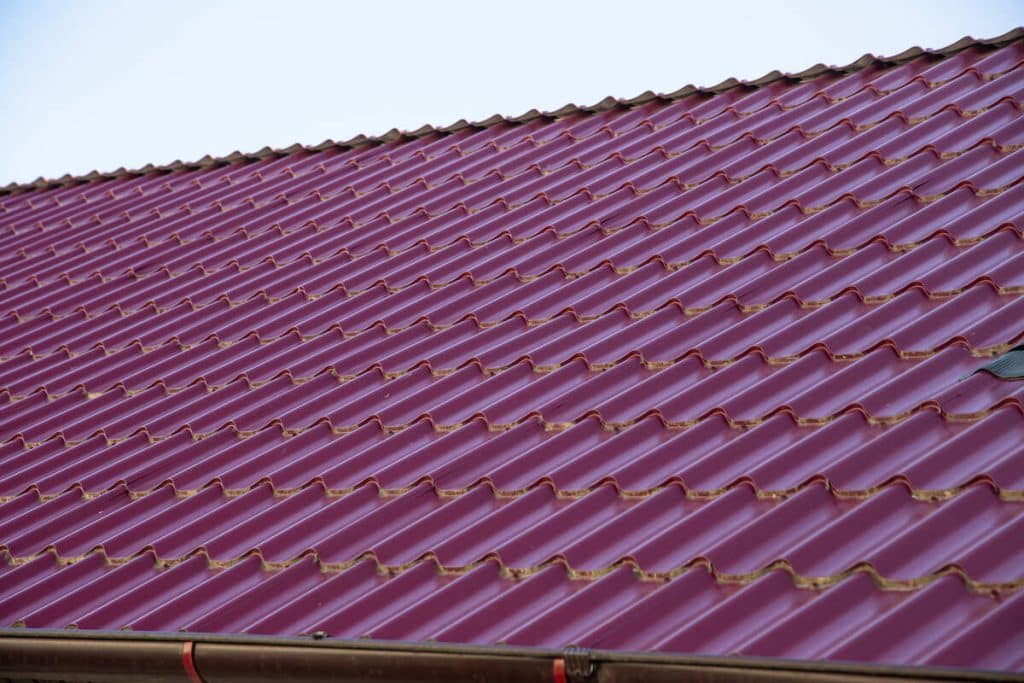 The Appeal of Metal Roofs That Mimic Shingles